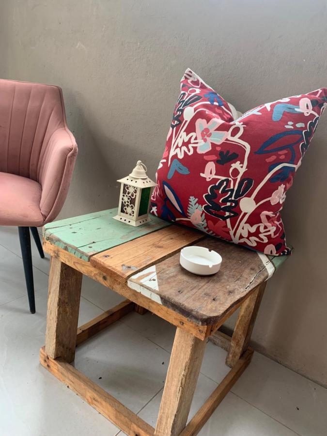 Dahlia Guesthouse 코롱 산로엠 외부 사진