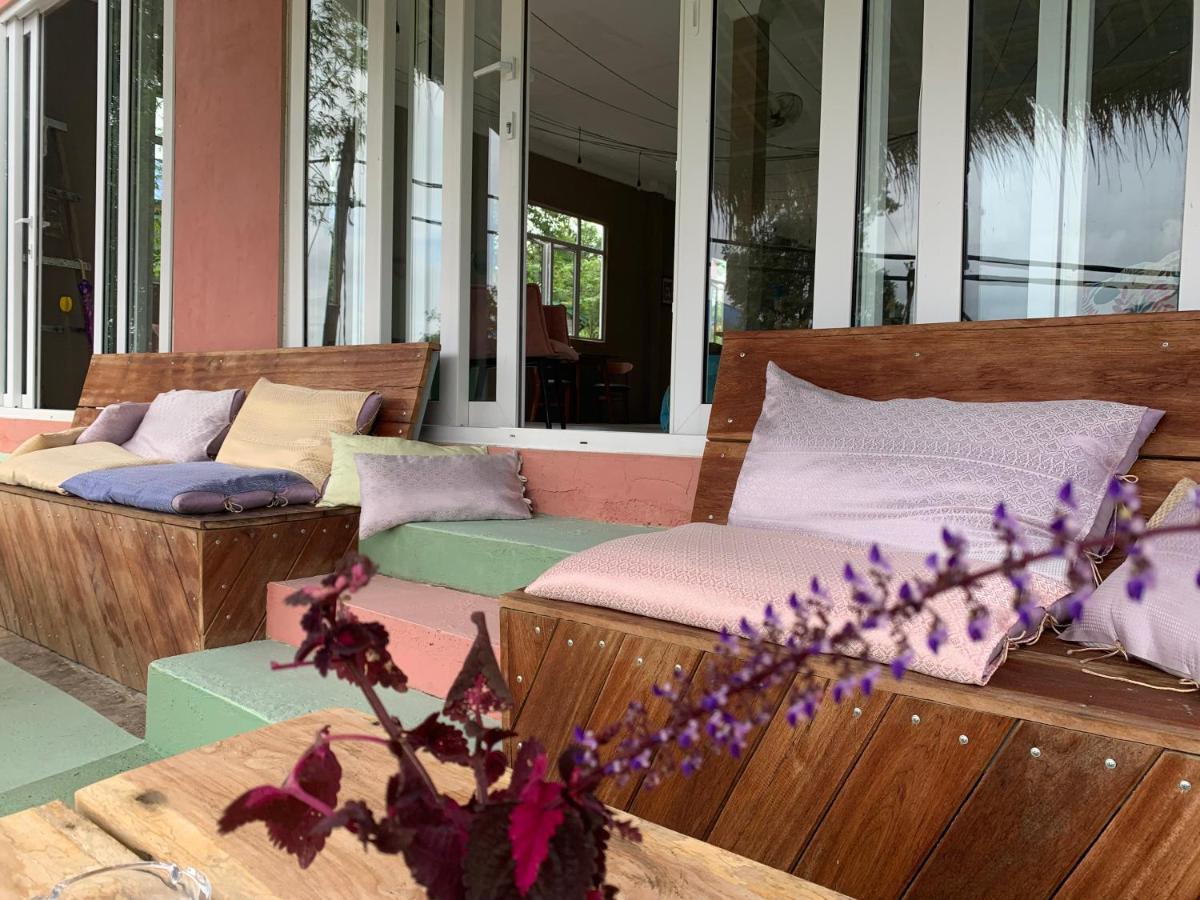 Dahlia Guesthouse 코롱 산로엠 외부 사진