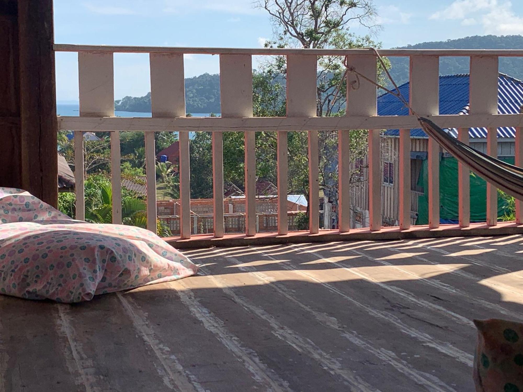 Dahlia Guesthouse 코롱 산로엠 외부 사진